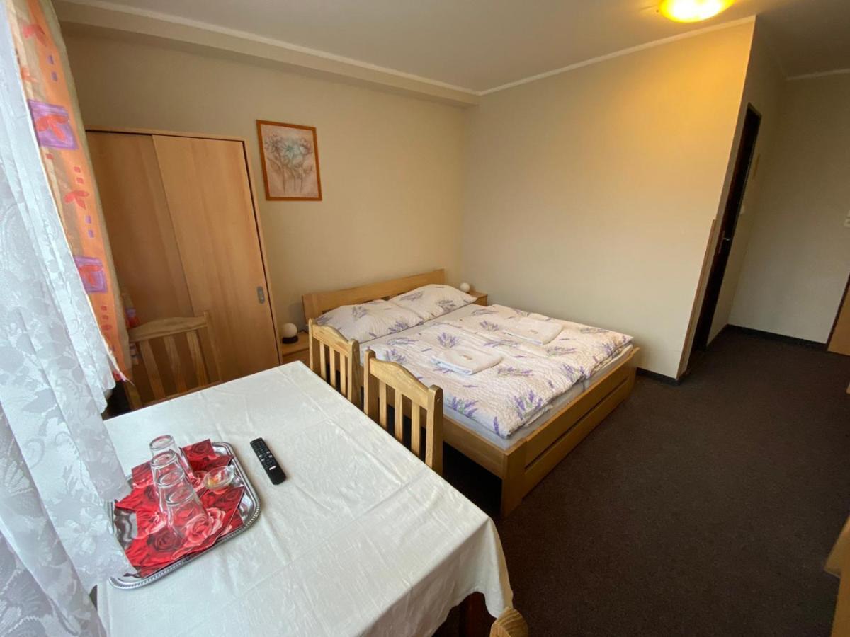 Penzion Pod Zámkem Průhonice Zimmer foto